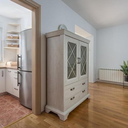 Apartment Melarnian Near The Beach In Umag Buitenkant foto