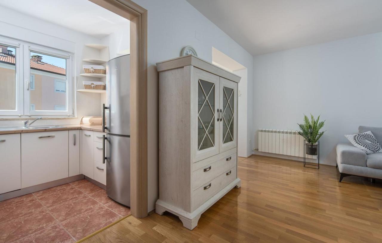 Apartment Melarnian Near The Beach In Umag Buitenkant foto