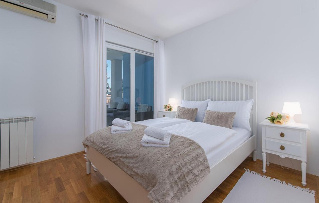 Apartment Melarnian Near The Beach In Umag Buitenkant foto