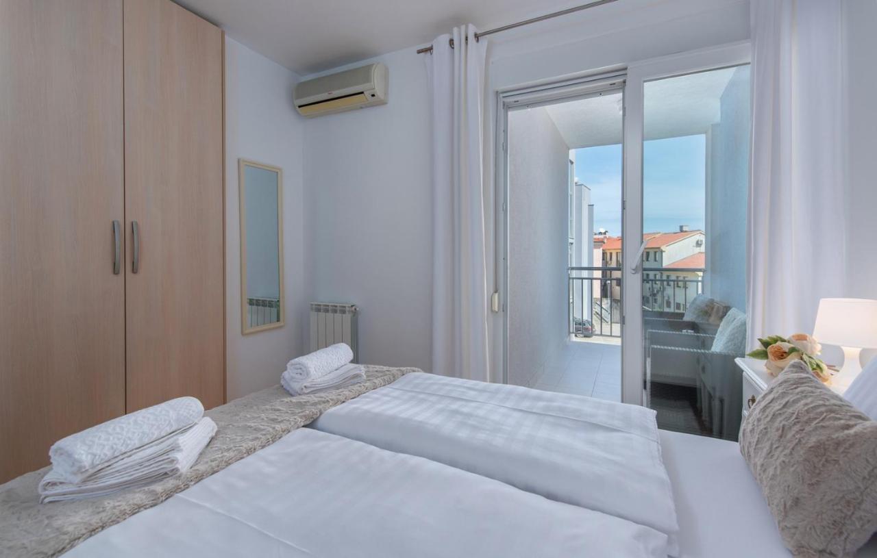 Apartment Melarnian Near The Beach In Umag Buitenkant foto